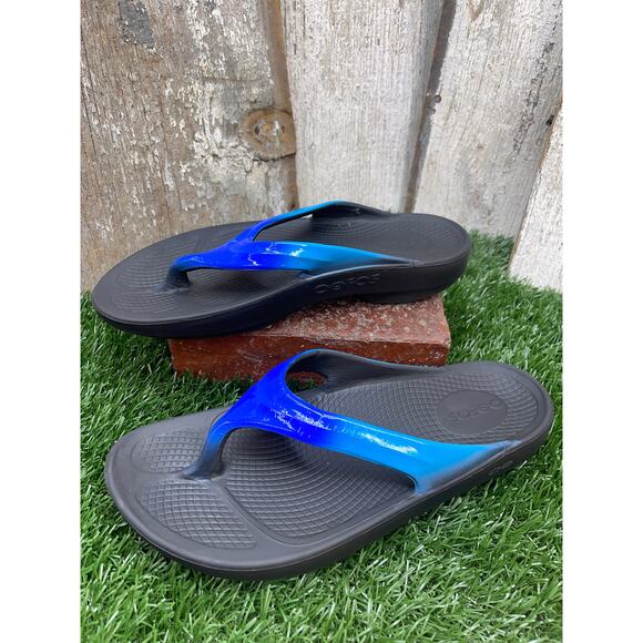 OOFOS OOlala Luxe Flip Flops Black/Bluejay Recovery Sandals Women's 9 - Picture 1 of 7